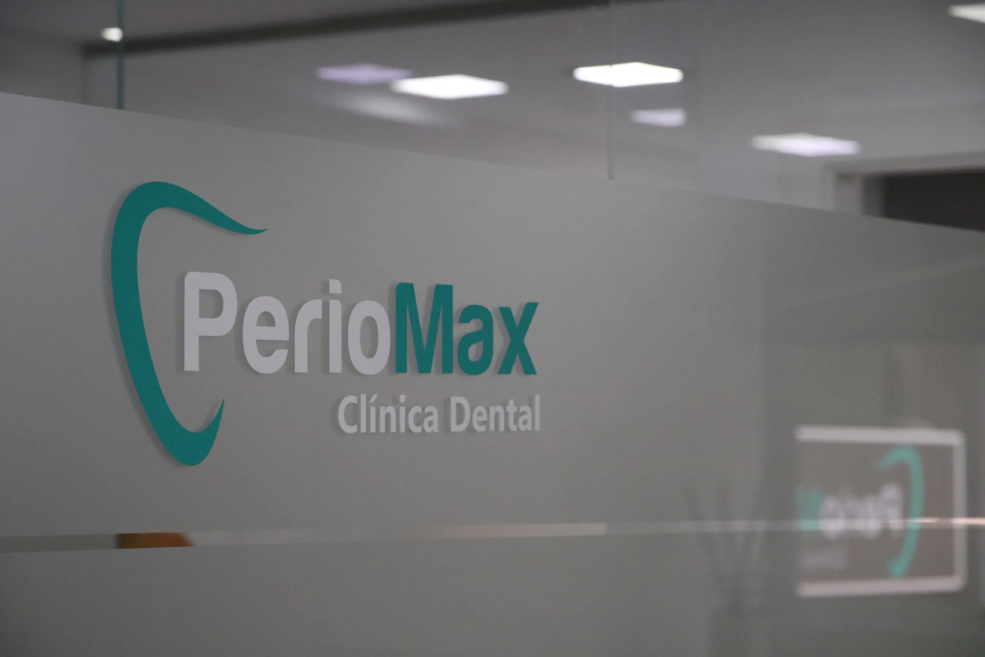 Interior de la clínica dental PerioMax en Alicante