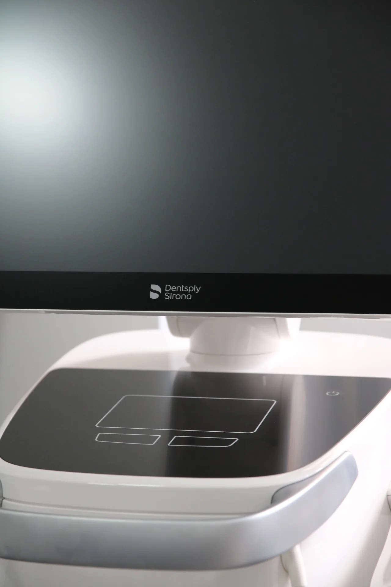 Software CEREC de diseño digital para carillas dentales en PerioMax Alicante