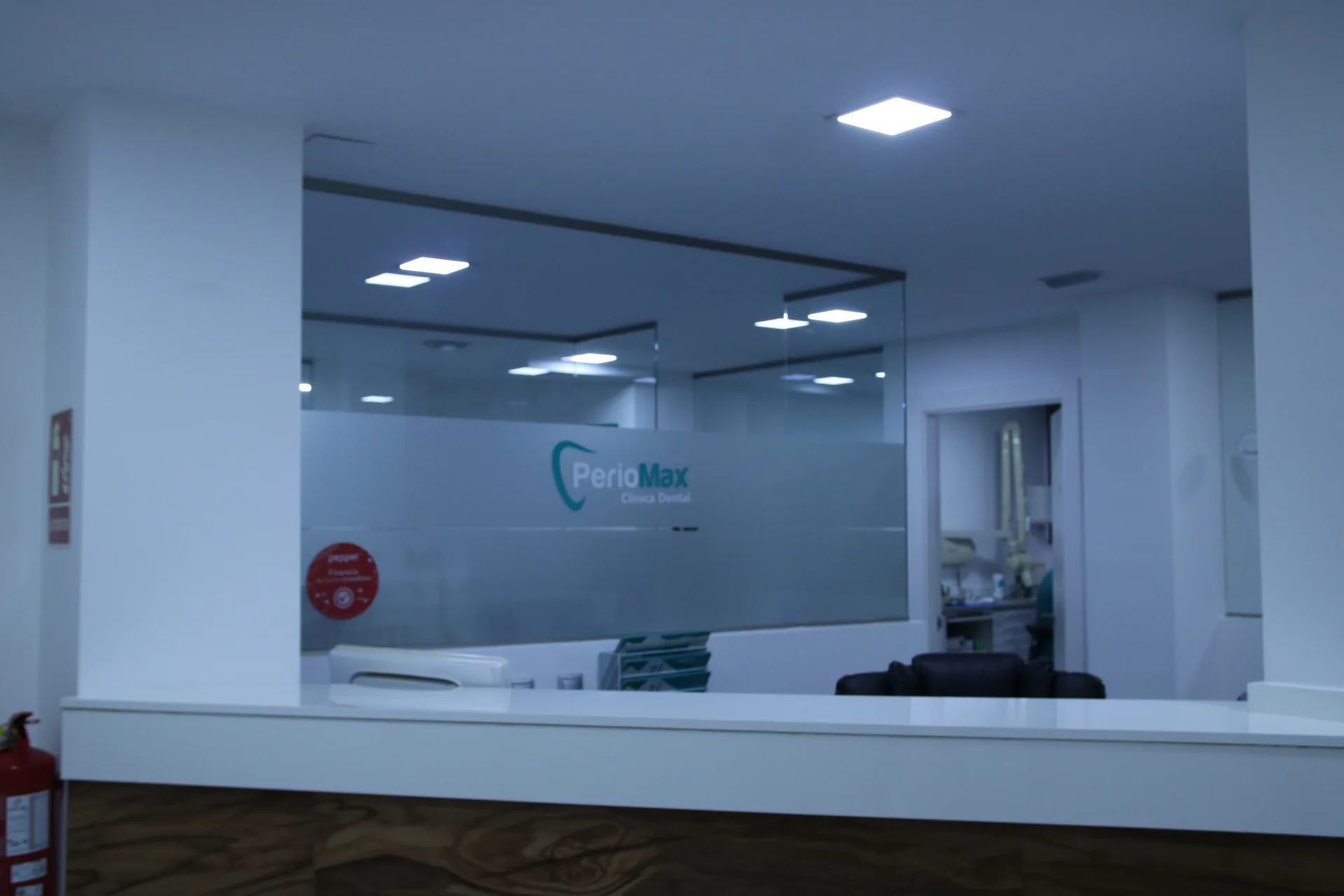 Microcirugía mucogingival en PerioMax Alicante