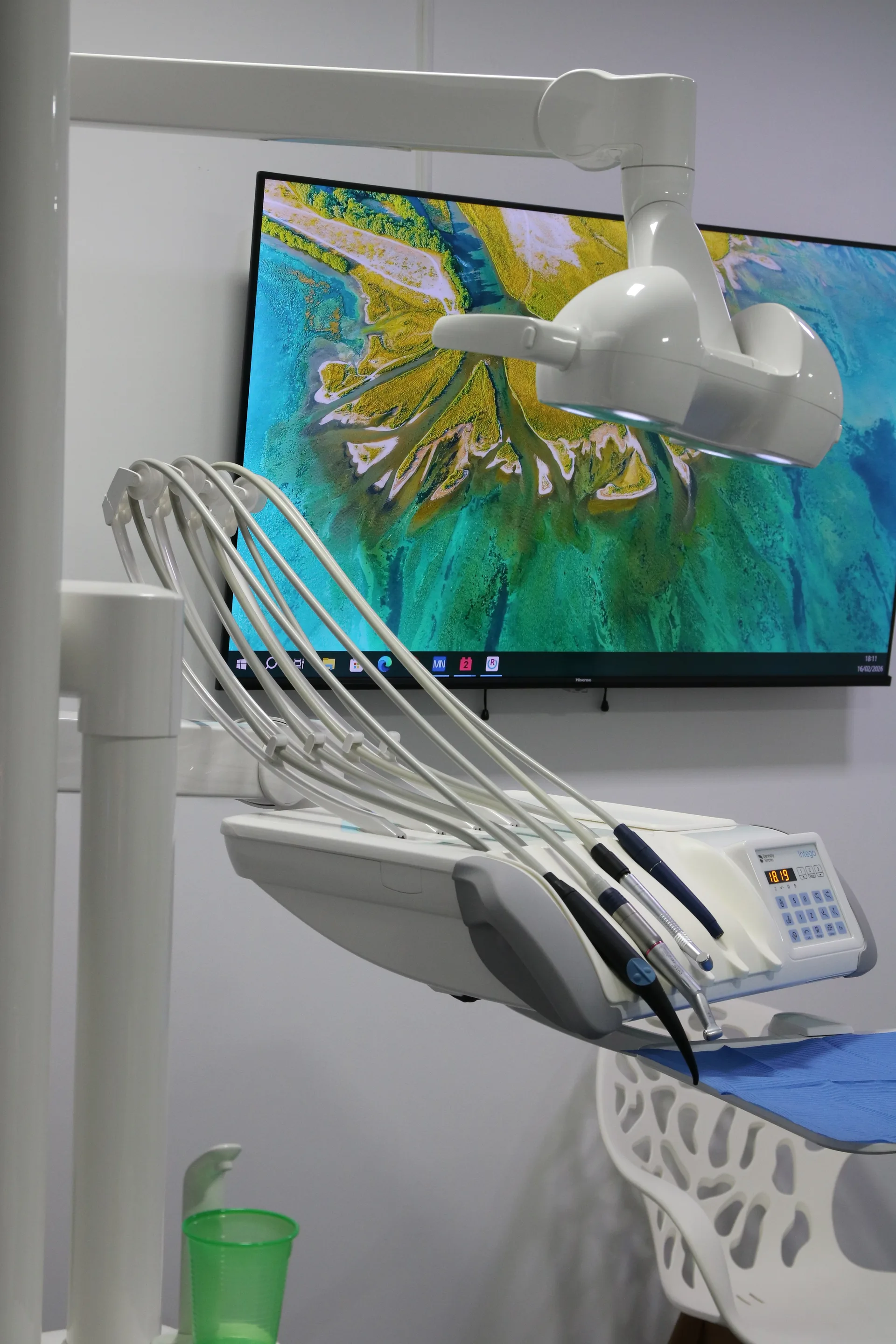 Equipamiento profesional para blanqueamiento dental en PerioMax Alicante