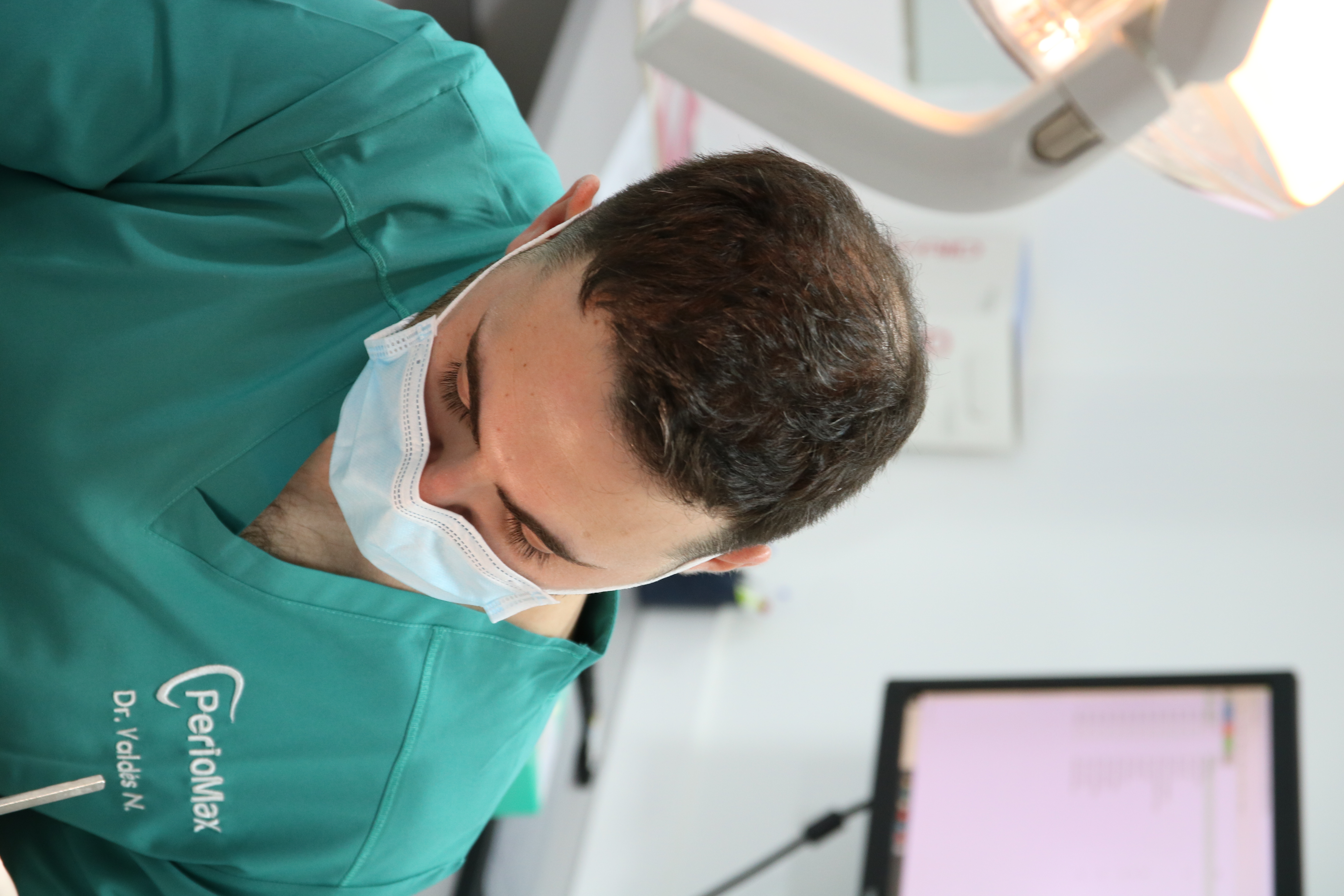 Dr. Valdés Navarro en intervención